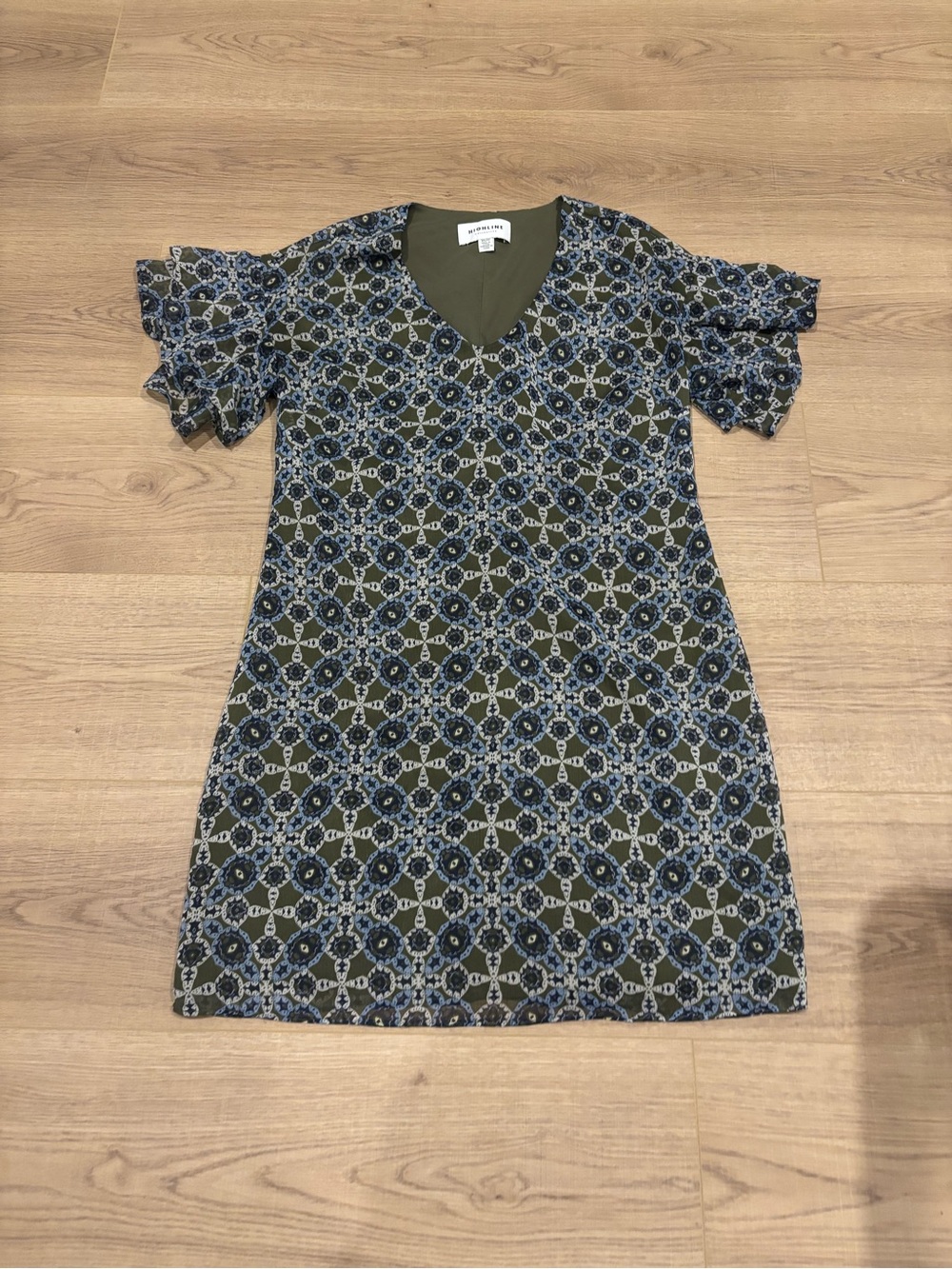 Patterned V-Neck Short Sleeve Dress in Olive and Blue